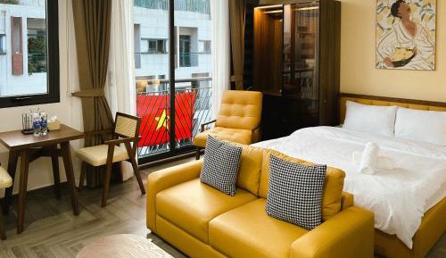 Deluxe One-Bedroom Apartment with City View
