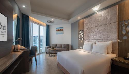 Deluxe Family Suite