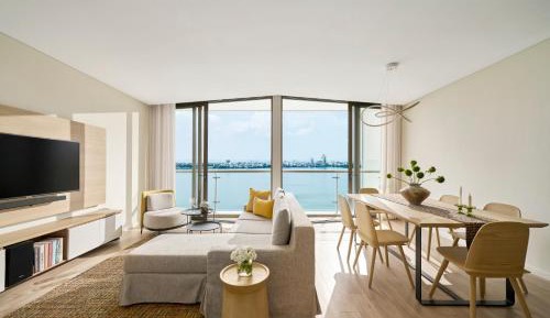 3 Bedroom Premier Lakeview