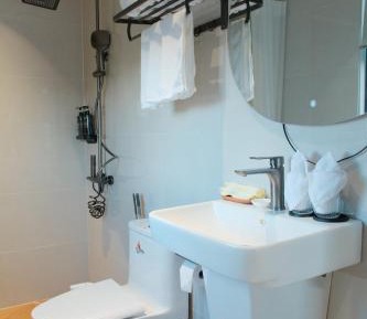 Triple Room with City View