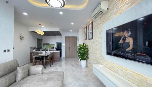 Two-Bedroom Deluxe Apartment with Balcony