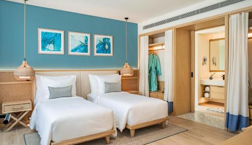 Four-bedroom Beachfront Pool Villa - Ocean Club Access