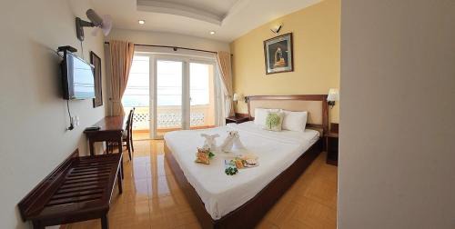 Double or Twin Room with Sea View
