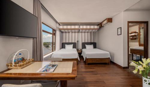 Deluxe Studio Twin Room with City View