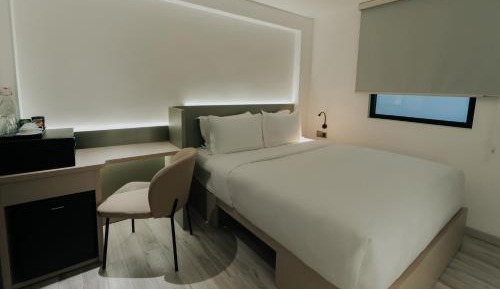Standard Queen Room
