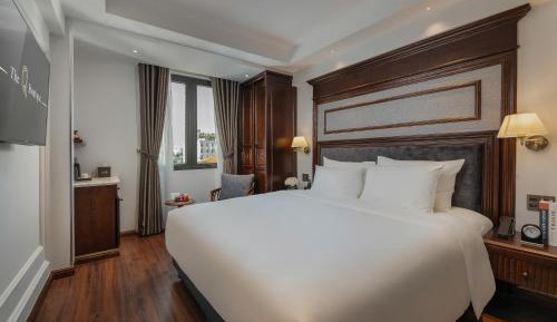 Deluxe Double or Twin Room with City View