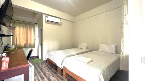 Twin Room with Private Bathroom
