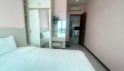 Two-Bedroom Apartment with Sea View