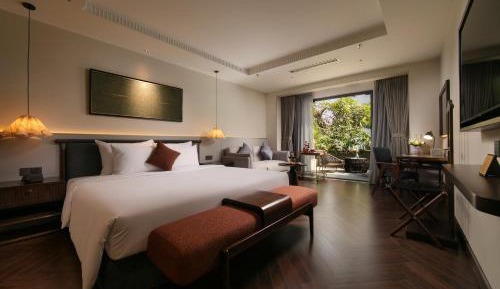 Signature Terrace Suite City View