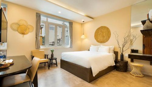 Deluxe Queen Room