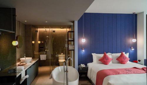 Suite Double Room with Balcony 