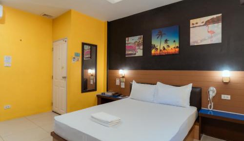 Standard Queen Room