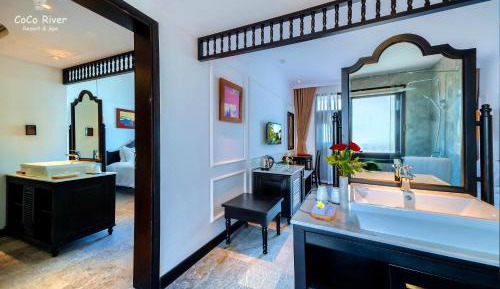Connecting Room