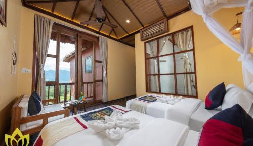Deluxe Double or Twin Room with Mountain View