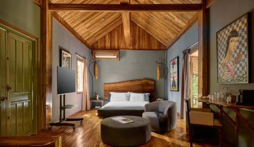 Art Deluxe Suite