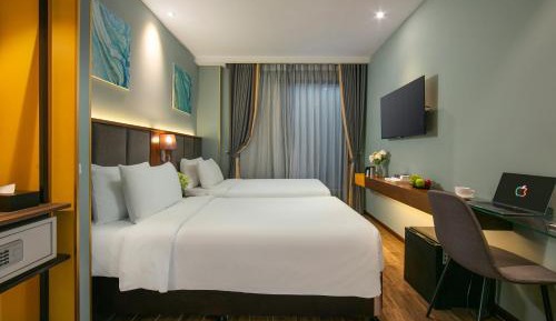 Deluxe Queen Room