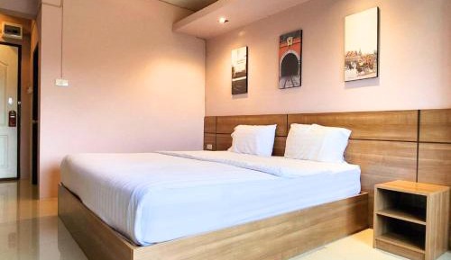 Deluxe King Room