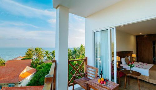 Deluxe Double or Twin Room with Sea View