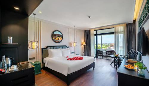 Executive Double Room with Balcony and Rice Field View