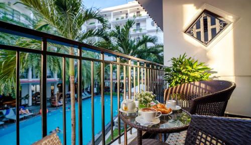 Suite with Balcony - Daily Aroma Massage Inclusive For 2 pax