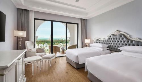 Deluxe Twin Room with Garden View and Balcony