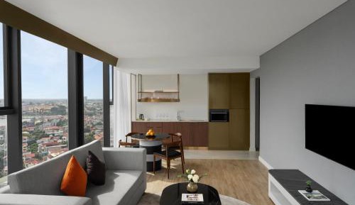 One-Bedroom King Suite with Mountain View