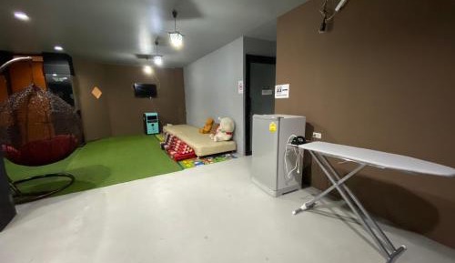 8-Bed Mixed Dormitory Room