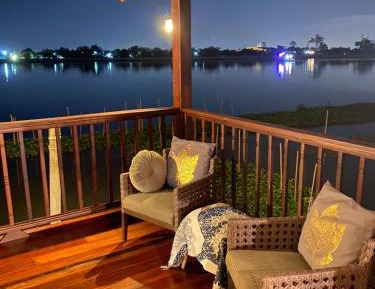 Deluxe River View 