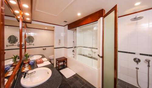 Suite with River View