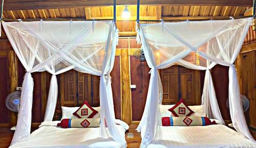 10-Bed Mixed Dormitory Room