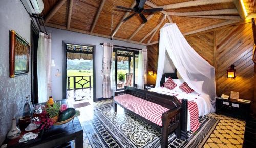 Suite with Valley View