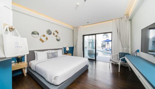 Deluxe Double Room with Pool Access