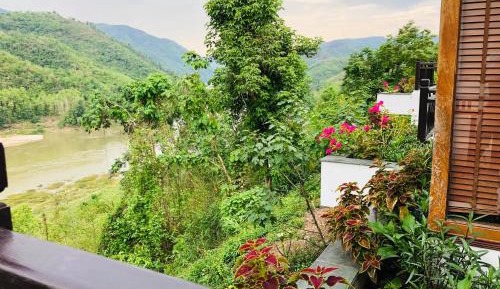 Riverfront Villa Twin