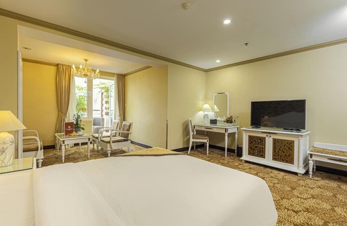Ba Dinh Hotel | Chalcedony Grand Hotel