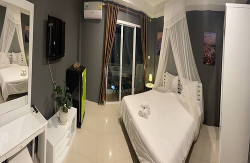 Ban Bang Saen Hotel | Be Rich Hotel