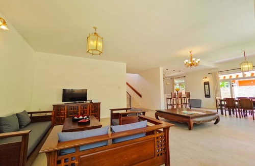 Suoi Nuoc Beach Resort | Full Moon Village
