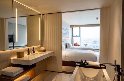 Vinh Yen Hotel | Crowne Plaza Vinh Yen City Centre by IHG