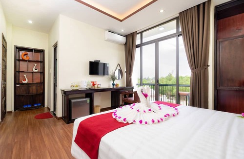 Cam Ha Bed & Breakfast | Ancient River Villa