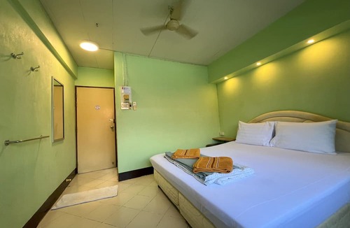 Chana Songkhram House | Bella Bella House