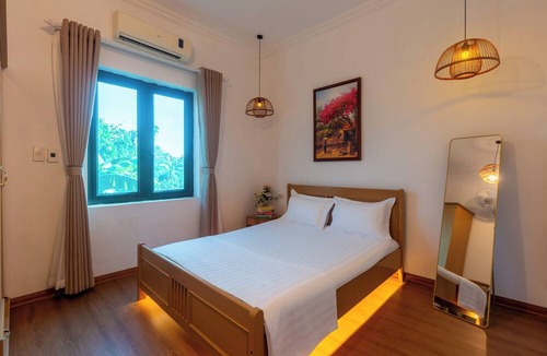 Hoa Lu Hotel | Sol Flow Retreat