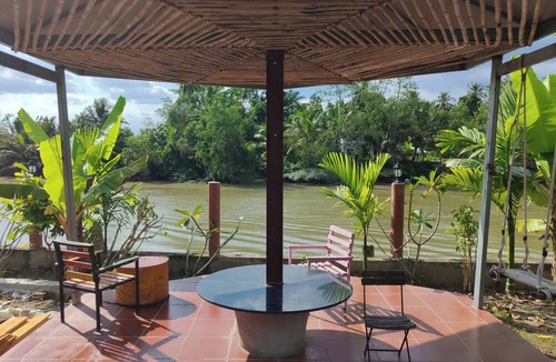 Cho Lach Resort | Rooster Mekong Resort