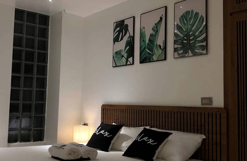Yen Phu Hostel | Hanoi Dormiam - Wonderful Sightseeing of West Lake