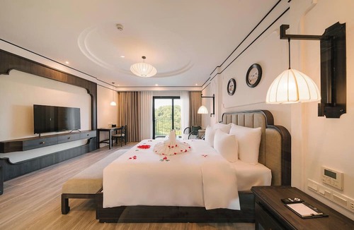 Soc Son Hotel | Soc Village Wellness & Retreat
