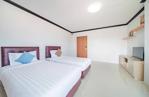 Ban Lam Rua Taek Hotel | One Residence Navanakorn