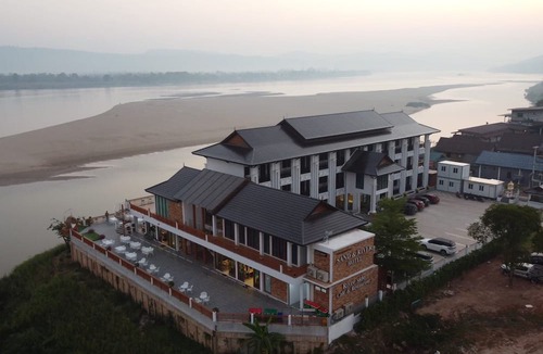 Sang Khom Hotel | Sand & River Hotel