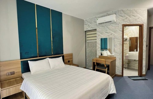 District 12 Hotel | Tran Long District 12