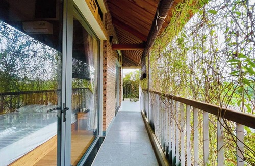 Son Tay Hostel | Duong Lam Village