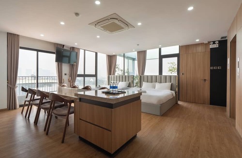 Quang An Hotel | Moonlit Suites Hotel