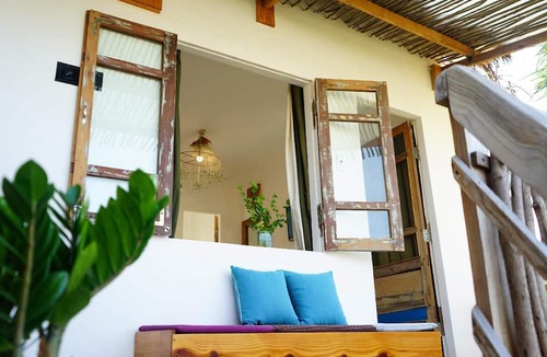 Ap Thien Ai Hotel | Stop And Go Lang Chai Bau Trang