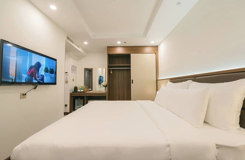 Nhat Tan Hotel | Love St Hotel